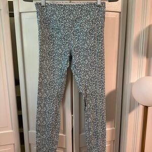 Stylish Blue Patterned Leggings